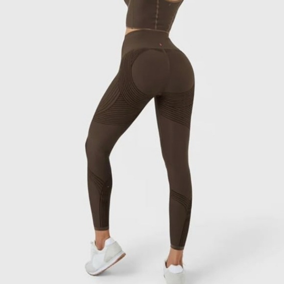 Brown High-Waisted Leggings - Picture 1 of 5